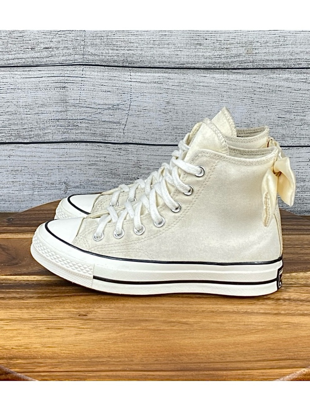 Converse Chuck 70 High Egret Bows Sneakers A14829C Women’s Shoe Size 6